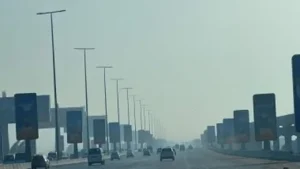 انخفاض درجات الحرارة إلى 16 درجة بالقاهرة وغيبوبة كثيفة صباح غد تؤثر على حركة الطرق